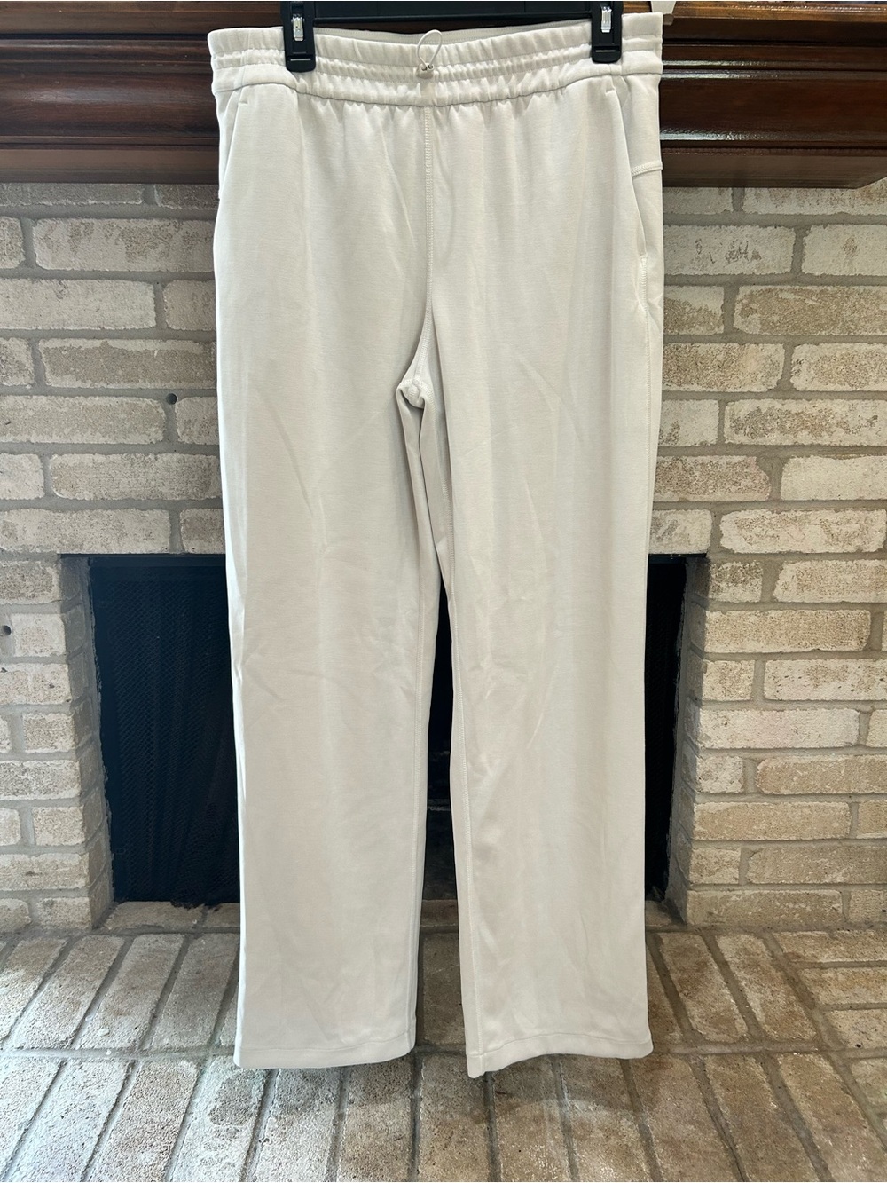 lululemon athletica Cream Lightweight Drawstring Joggers EUC